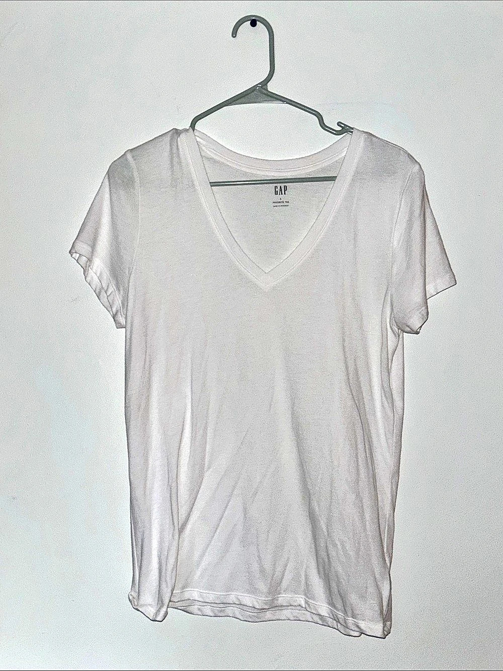 GAP Favorite V-Neck T-Shirt Women's Short Sleeve White